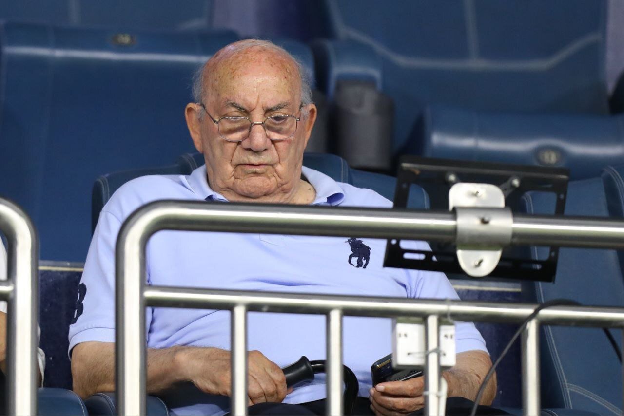 عکس | سرمربی قهرمان آسیا مهمان تمرین پرسپولیس