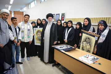 یک روزِ متفاوت در کنار رهبر انقلاب +تصاویر یک روزِ متفاوت در کنار رهبر انقلاب +تصاویر