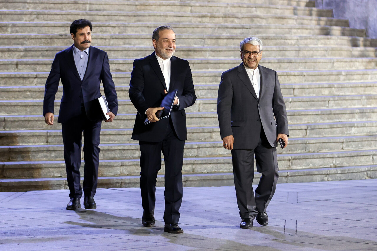 مسئولیت سنگین مدیران زن و اهل سنت در دولت پزشکیان /جاده صاف کن یا مسدود کننده راه آیندگان؟