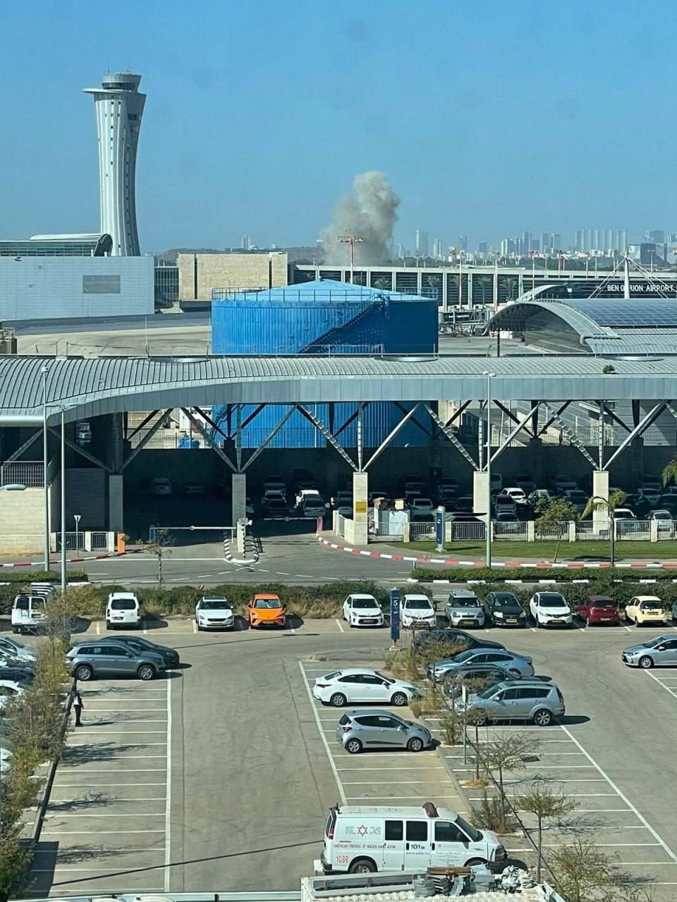 تصاویر | فرود بوستر موشک به داخل یک خودرو در فرودگاه بنگوریون