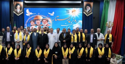 تصاویری از سردار قاآنی با لباس غیرنظامی در بیمارستان بقیةالله/ فرمانده نیروی قدس سپاه از پرستاران تقدیر کرد