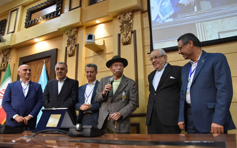 سرطان هرگز تمام نمیشود و ما باید به نیازهای افراد مبتلا به سرطان توجه ویژه داشته باشیم/ دو پیراهن و کفش علی دایی به مبلغ ۴۰ میلیارد ریال فروخته شد