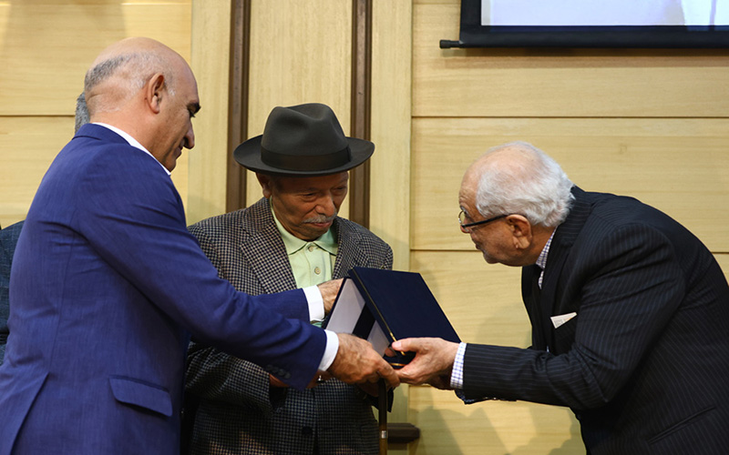 سرطان هرگز تمام نمیشود و ما باید به نیازهای افراد مبتلا به سرطان توجه ویژه داشته باشیم/ دو پیراهن و کفش علی دایی به مبلغ ۴۰ میلیارد ریال فروخته شد