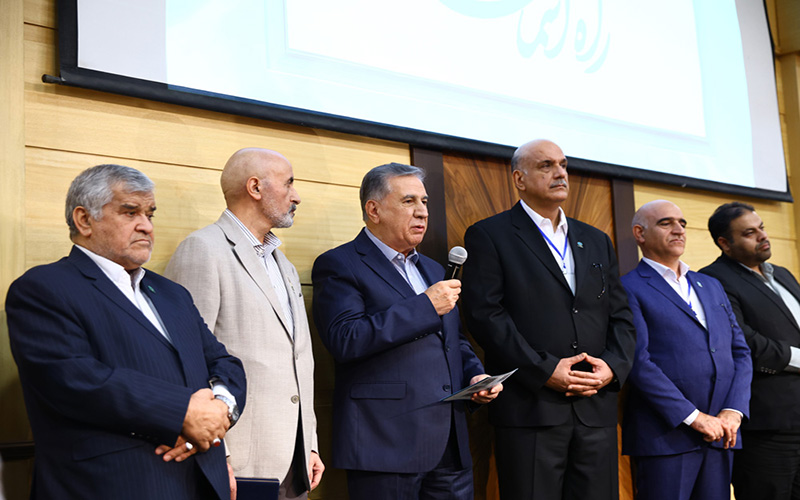 سرطان هرگز تمام نمیشود و ما باید به نیازهای افراد مبتلا به سرطان توجه ویژه داشته باشیم/ دو پیراهن و کفش علی دایی به مبلغ ۴۰ میلیارد ریال فروخته شد