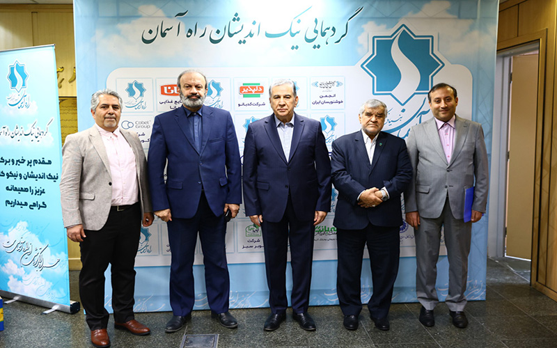 سرطان هرگز تمام نمیشود و ما باید به نیازهای افراد مبتلا به سرطان توجه ویژه داشته باشیم/ دو پیراهن و کفش علی دایی به مبلغ ۴۰ میلیارد ریال فروخته شد