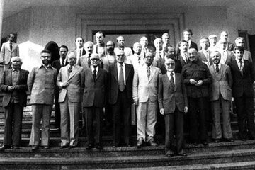 من پیشنهاد استعفای مهندس بازرگان را به ایشان دادم/ اعلامیه تند سپاه چه تاثیری در استعفای او داشت؟ من پیشنهاد استعفای مهندس بازرگان را به ایشان دادم/ اعلامیه تند سپاه چه تاثیری در استعفای او داشت؟