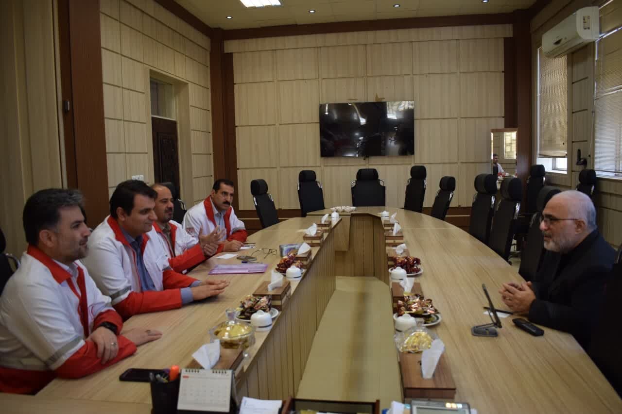 دیدار جمعیت هلال احمر یزد با دکتر ماندگاری مدیرعامل شهرک صنعتی جهان آباد میبد دیدار جمعیت هلال احمر یزد با دکتر ماندگاری مدیرعامل شهرک صنعتی جهان آباد میبد