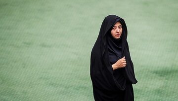درخواست عجیب استیضاح 25 نماینده با استامپ قرمز به نشانه خون پای برگههای استیضاح!