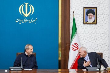 سخنان معنادار پزشکیان در رابطه با آمریکا: در عرصه منطقه و جهان با آمریکا مواجهیم؛ بهتر است خودمان مدیریتش کنیم/ مذاکرات با اروپاییها در حال انجام است سخنان معنادار پزشکیان در رابطه با آمریکا: در عرصه منطقه و جهان با آمریکا مواجهیم؛ بهتر است خودمان مدیریتش کنیم/ مذاکرات با اروپاییها در حال انجام است