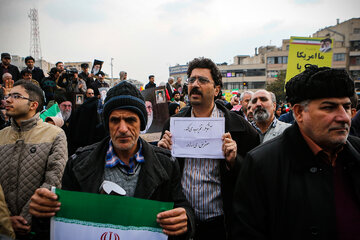 سیگنال مثبت دولت پزشکیان به برگزاری «اعتراضات سیاسی» /اصل ۲۷ قانون اساسی در دولت چهاردهم به شکل متفاوت اجرایی می شود؟ سیگنال مثبت دولت پزشکیان به برگزاری «اعتراضات سیاسی» /اصل ۲۷ قانون اساسی در دولت چهاردهم به شکل متفاوت اجرایی می شود؟