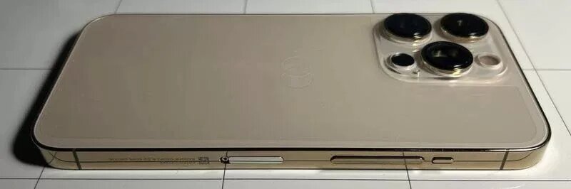 انتشار تصاویری از نسخه کمیاب نمونه اولیه آیفون با دکمههای هپتیکی انتشار تصاویری از نسخه کمیاب نمونه اولیه آیفون با دکمههای هپتیکی