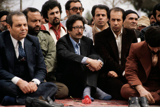 دیپلماتی که از کار در داروخانه به وزارت خارجه فراخوانده شد/ او هواپیمای بنیصدر را به کشور بازگرداند