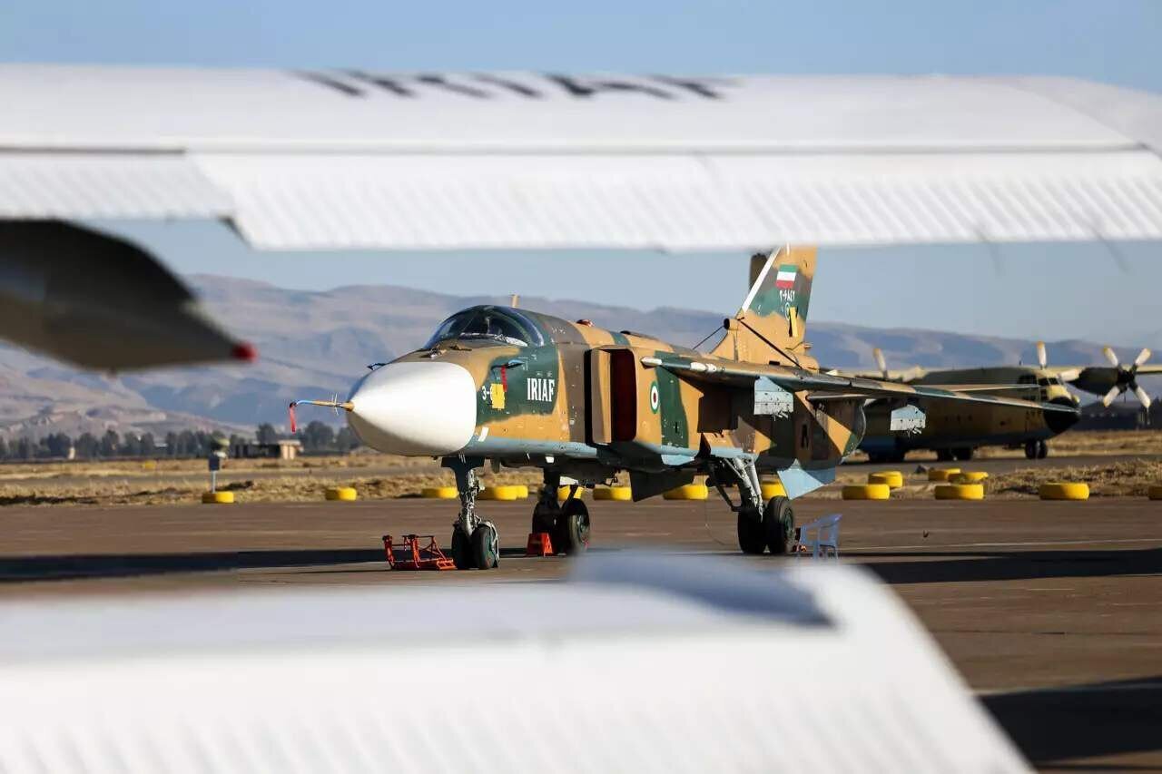 جنگنده قدرتمند ایران بدون سوختگیری میتواند به اسرائیل نفوذ کند | شمشیرباز ارتش ایران توانایی حمل موشک بالستیک هم دارد؟