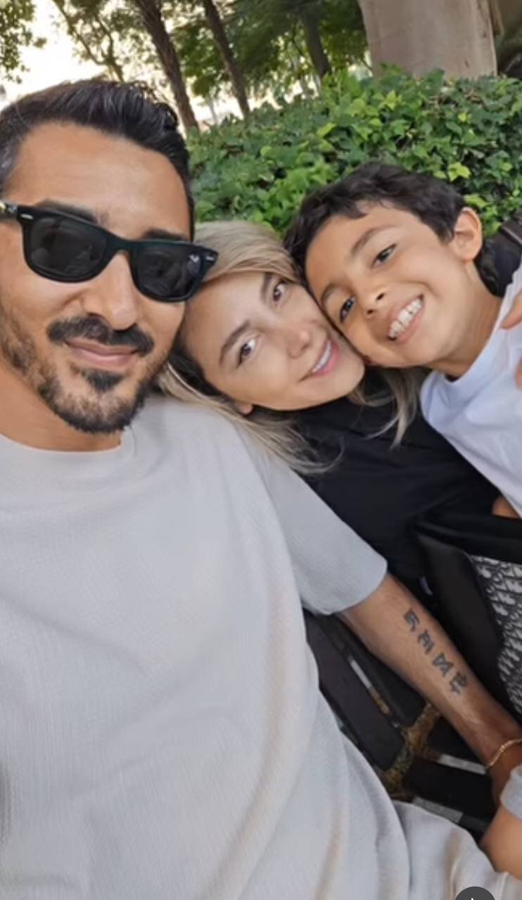 عکس | سلفی خانوادگی قوچاننژاد در جزیره لاکچری امارات