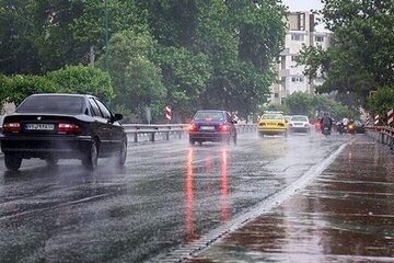 بارش باران و مه‌گرفتگی در محورهای مواصلاتی قزوین