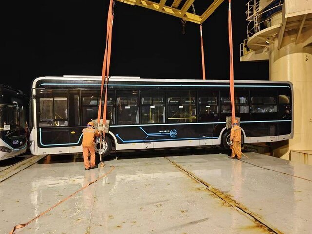 اتوبوسهای چینی بالاخره به تهران رسید/ عکس