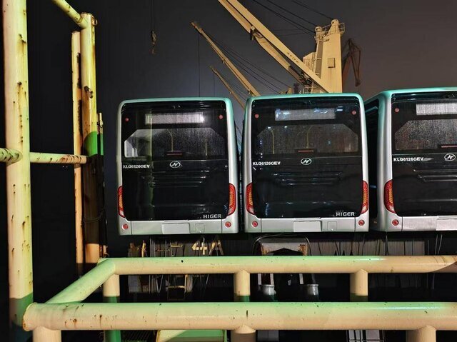 اتوبوسهای چینی بالاخره به تهران رسید/ عکس