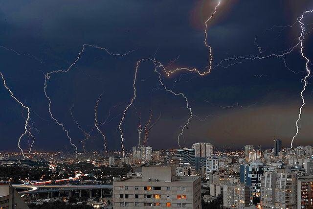 رعد و برق و باران به پایتخت رسید