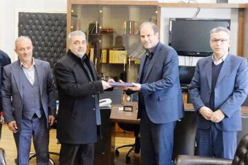 مدیرکل امور مالیاتی آذربایجانشرقی فعال برتر میزهای خدمت جهادی بسیج کارمندان شد مدیرکل امور مالیاتی آذربایجانشرقی فعال برتر میزهای خدمت جهادی بسیج کارمندان شد