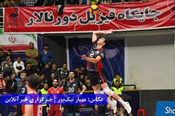 تصاویری از بازگشت هیجان والیبالی به سکوهای دورنالاریوواسی ارومیه