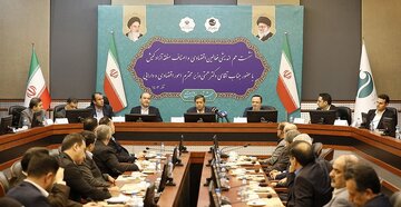 ضرب الاجل دوهفته ای همتی به معاونین وزارت اقتصاد و مدیران منطقه آزاد کیش برای رفع مشکلات فعالین اقتصادی جزیره