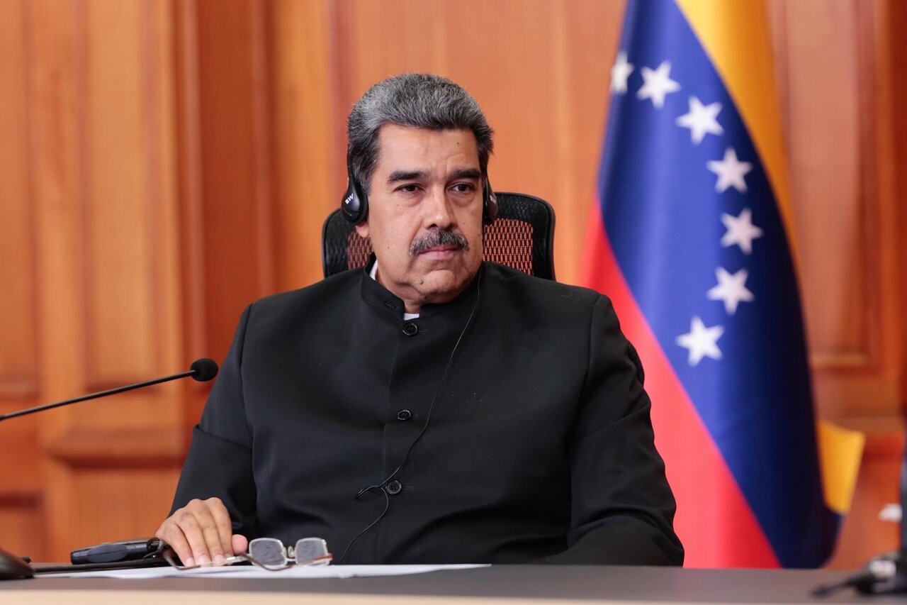 تصاویری خاص از دیدار وزیر دفاع ایران با مادورو، رئیس جمهور ونزوئلا