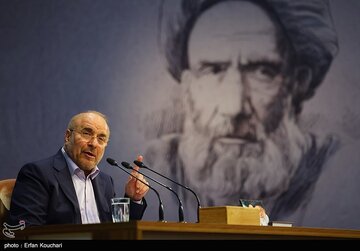 قالیباف بازنده شد /قالیباف و ظریف هر دو کاندیدا شوند، آراء آنان مطلقا قابل قیاس نیست /دستاورد شکستن وفاق به جیب یاران جلیلی می رود قالیباف بازنده شد /قالیباف و ظریف هر دو کاندیدا شوند، آراء آنان مطلقا قابل قیاس نیست /دستاورد شکستن وفاق به جیب یاران جلیلی می رود