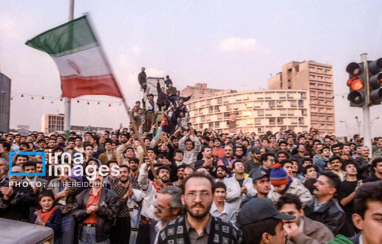 جشن صعود تاریخی فوتبال ایران - ۸ آذر ۱۳۷۶ جشن صعود تاریخی فوتبال ایران - ۸ آذر ۱۳۷۶