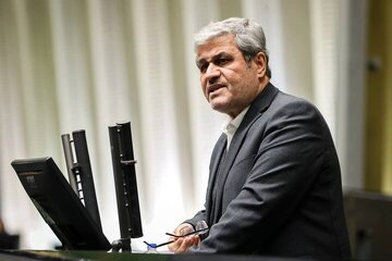 اختلاف مجلس با دولت در لایحه بودجه فقط بر سر این کلمه بود/ ماجرای سخنان پزشکیان درباره بنزین در گفتگوی تلویزیونی به روایت تاجگردون اختلاف مجلس با دولت در لایحه بودجه فقط بر سر این کلمه بود/ ماجرای سخنان پزشکیان درباره بنزین در گفتگوی تلویزیونی به روایت تاجگردون