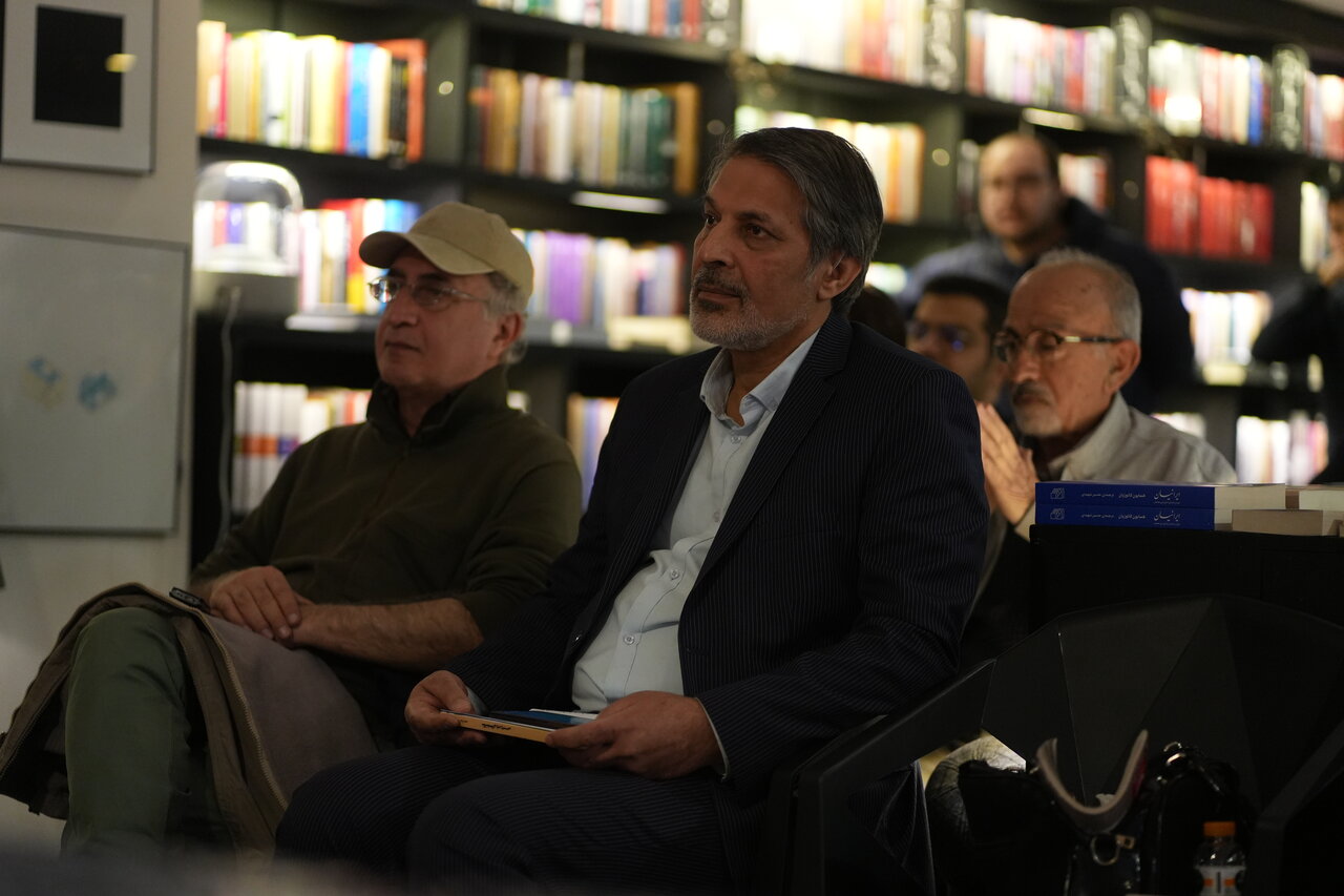 «مکاشفههای زیرزمینی» سهند ایرانهمر بررسی شد