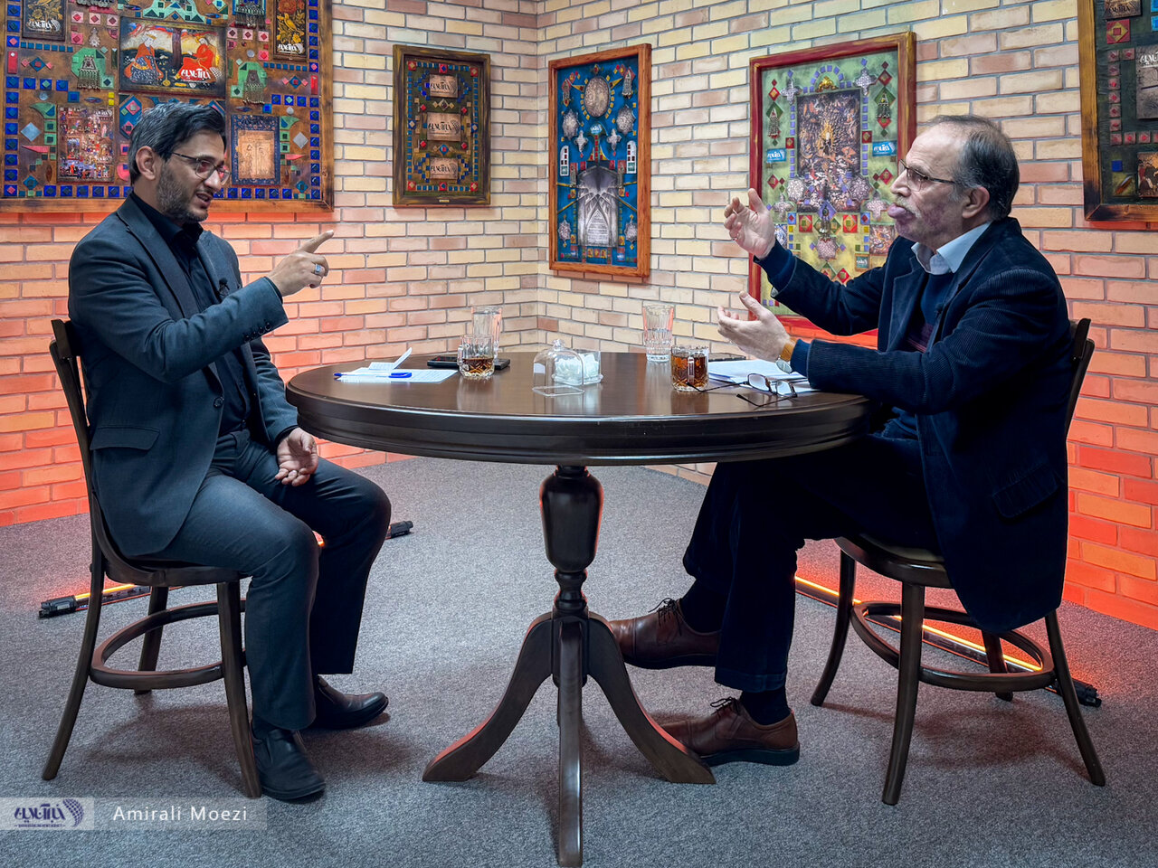 بهادری: موافق اجبار در حوزه پوشش هستم/ نوروزی: تصمیم گرفتند جریمه بگذارند تا مردم نقره داغ شوند/ اگر گفته شود چرا حجاب اجباری باشد، تهش برهنگی میشود