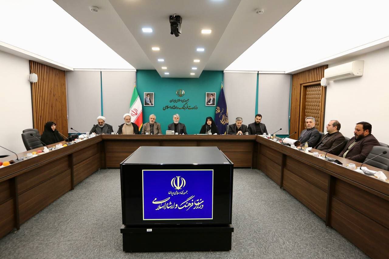 ارتباط زنانه با قرآن شکل جدیدی از انس قرآنی را شکل میدهد/ مزیت ایران در دیپلماسی عمومی، دیپلماسی قرآنی است