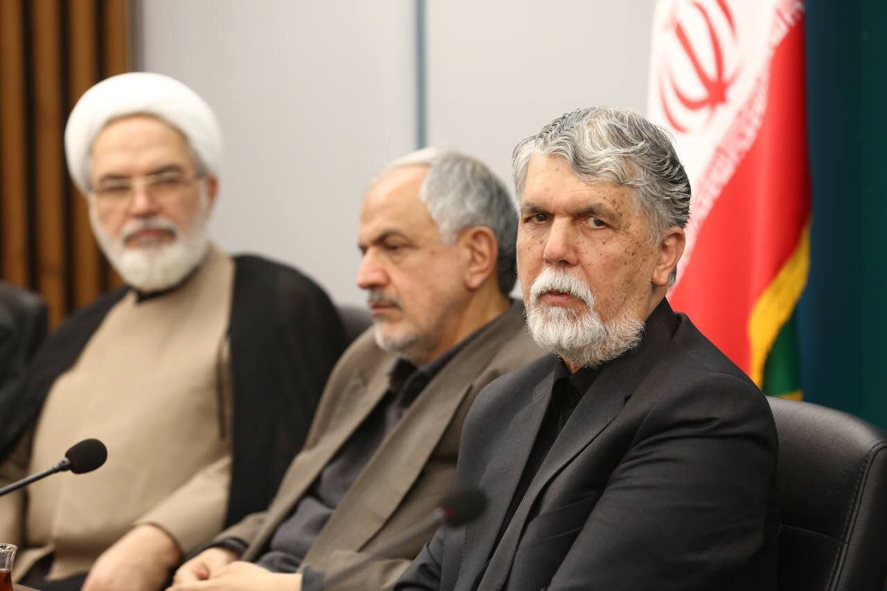 ارتباط زنانه با قرآن شکل جدیدی از انس قرآنی را شکل میدهد/ مزیت ایران در دیپلماسی عمومی، دیپلماسی قرآنی است