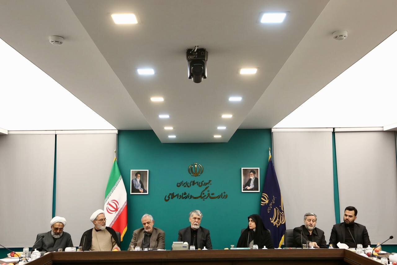 ارتباط زنانه با قرآن شکل جدیدی از انس قرآنی را شکل میدهد/ مزیت ایران در دیپلماسی عمومی، دیپلماسی قرآنی است