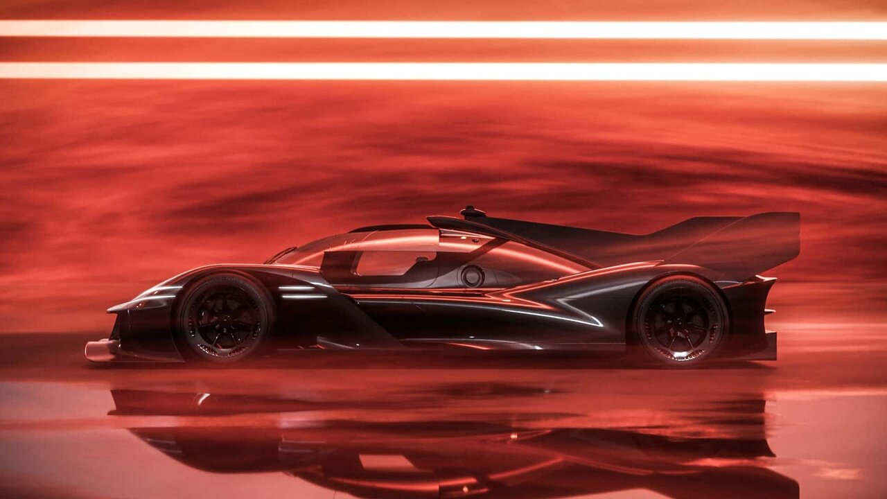 قدرتنمایی جنسیس کنار لامبورگینی، بیامو و پورشه