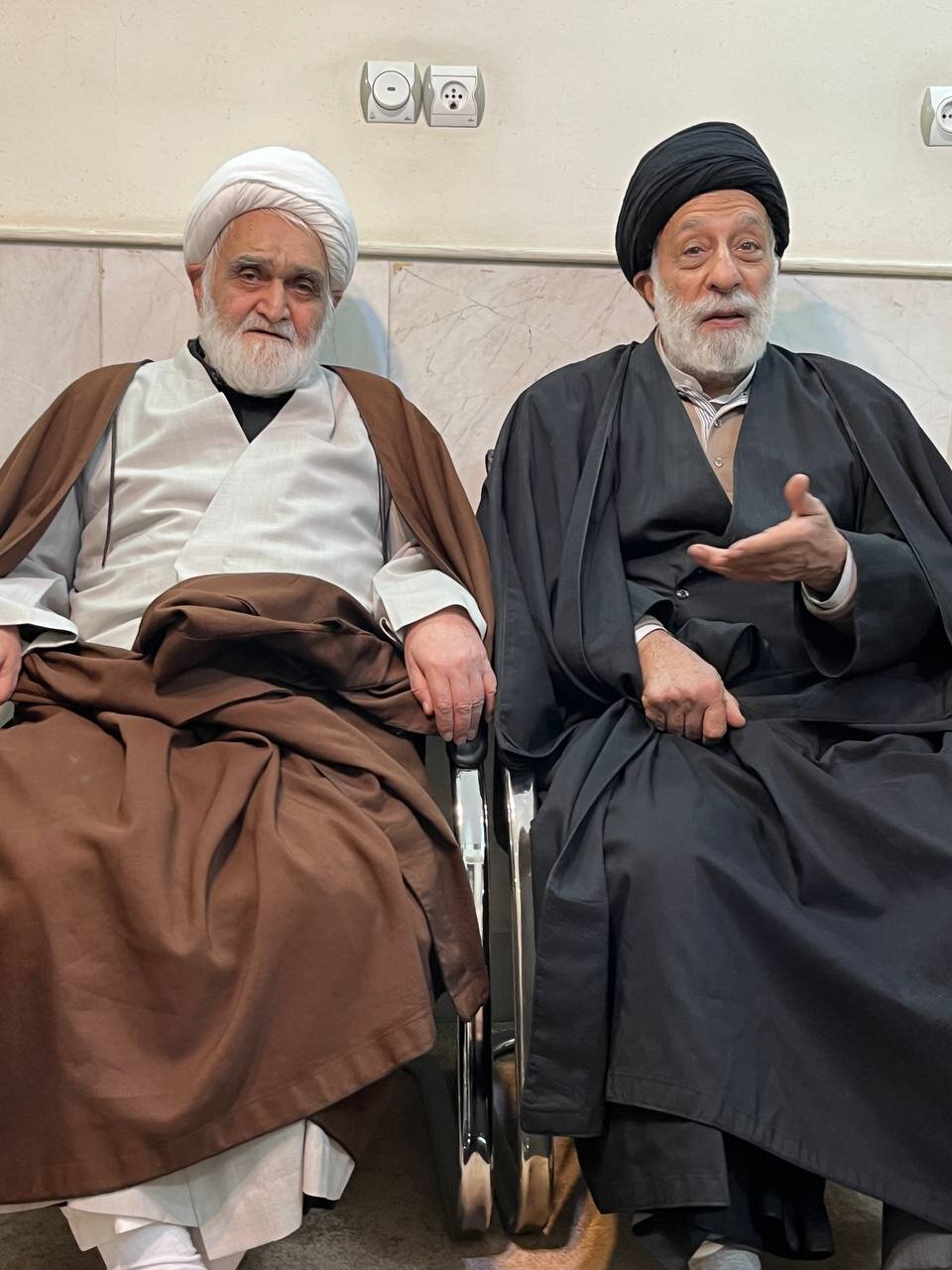 مخالفت آیت الله الله بداشتی با قانون عفاف و حجاب /آیت الله علوی بروجردی وضعیت موجود را می فهمد و اعتدال می گوید/ذکر خیر خاتمی هم بود