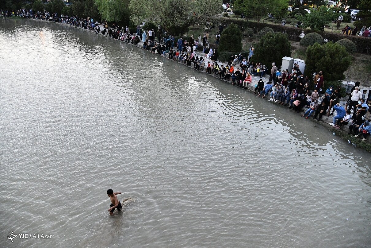 بازگشایی مقطعی «زایندهرود»؛ غمی که تمامی ندارد/ جریان آب تا فقط پنج شنبه برقرار است