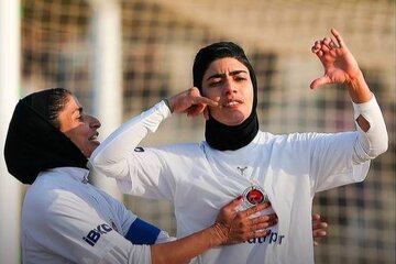 عکس| لیگ برتر به یاد فوتبالیست از دست رفته عکس| لیگ برتر به یاد فوتبالیست از دست رفته