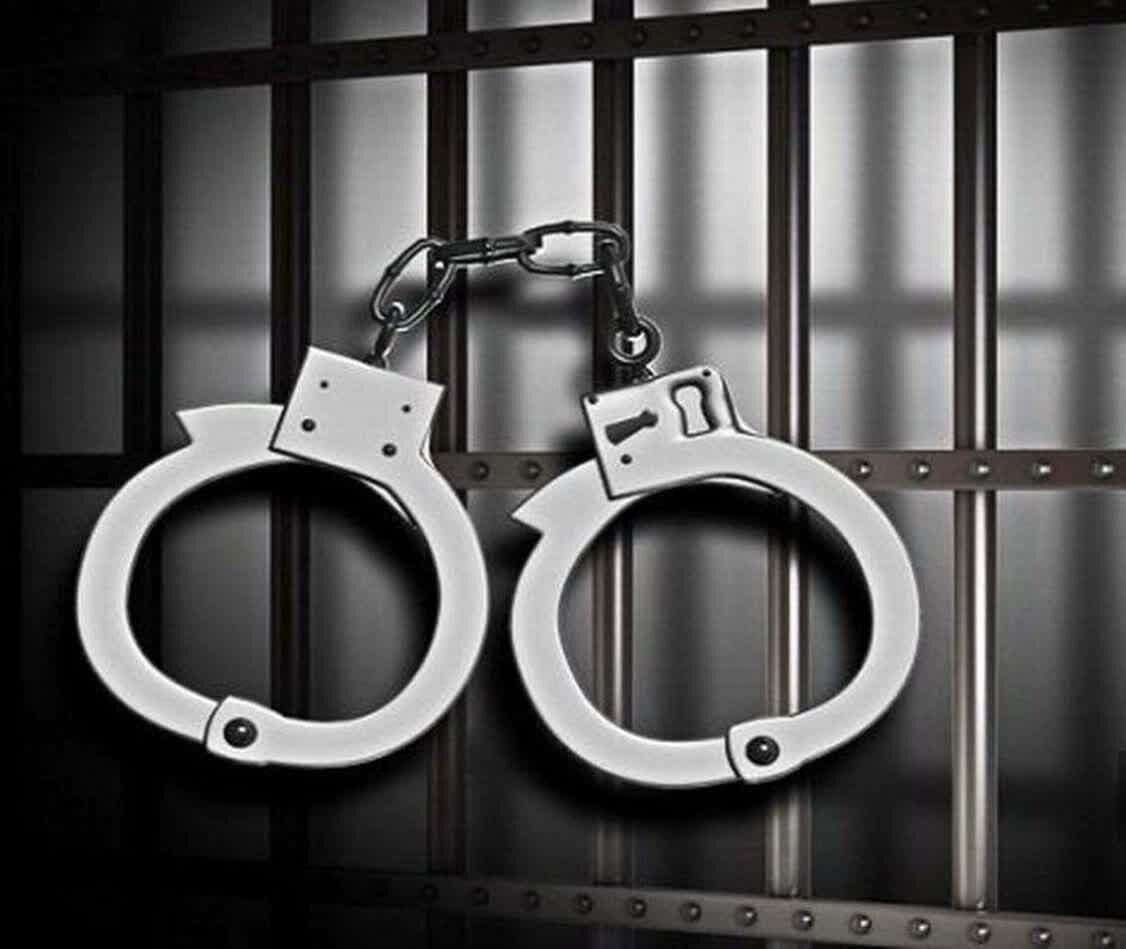 پلیس شهرستان فارسان موفق به شناسایی و دستگیری قاتل متواری شد. پلیس شهرستان فارسان موفق به شناسایی و دستگیری قاتل متواری شد.