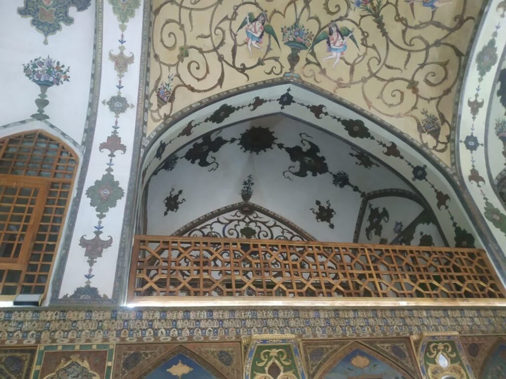 آشنایی با خانه تاریخی «هارونیه» در اصفهان/ از تلفیق هنرمندانه نقاشی و معماری تا «پرترههای قاجری» و «چشم و نظر»