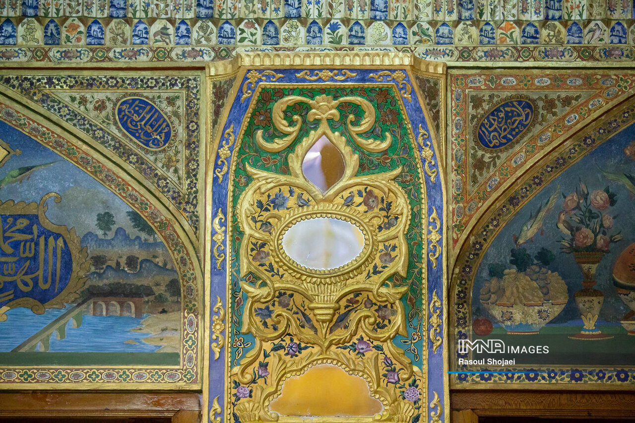 آشنایی با خانه تاریخی «هارونیه» در اصفهان/ از تلفیق هنرمندانه نقاشی و معماری تا «پرترههای قاجری» و «چشم و نظر»