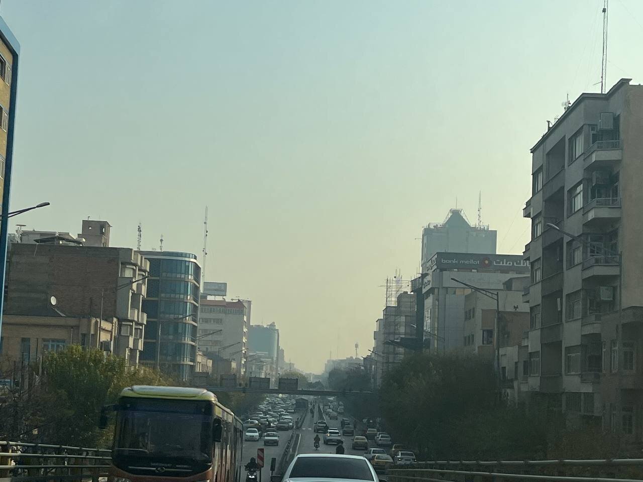 غیب شدن برج میلاد از میدان آزادی/آلودگی هوا از آزادی تا انقلاب غیب شدن برج میلاد از میدان آزادی/آلودگی هوا از آزادی تا انقلاب