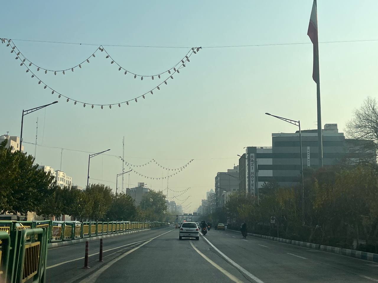 غیب شدن برج میلاد از میدان آزادی/آلودگی هوا از آزادی تا انقلاب غیب شدن برج میلاد از میدان آزادی/آلودگی هوا از آزادی تا انقلاب