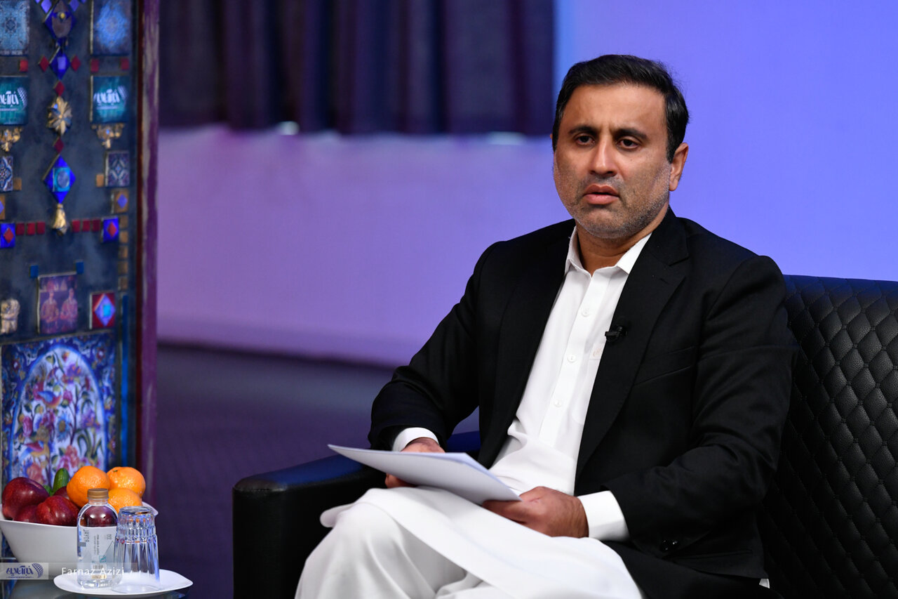 نماینده مجلس در دوره یازدهم: مردم ما مدت‌هاست از دوگانه‌ی بسیار مضحک «اصولگرا ـ اصلاح‌طلب» عبور کرده‌اند - خبرآنلاین