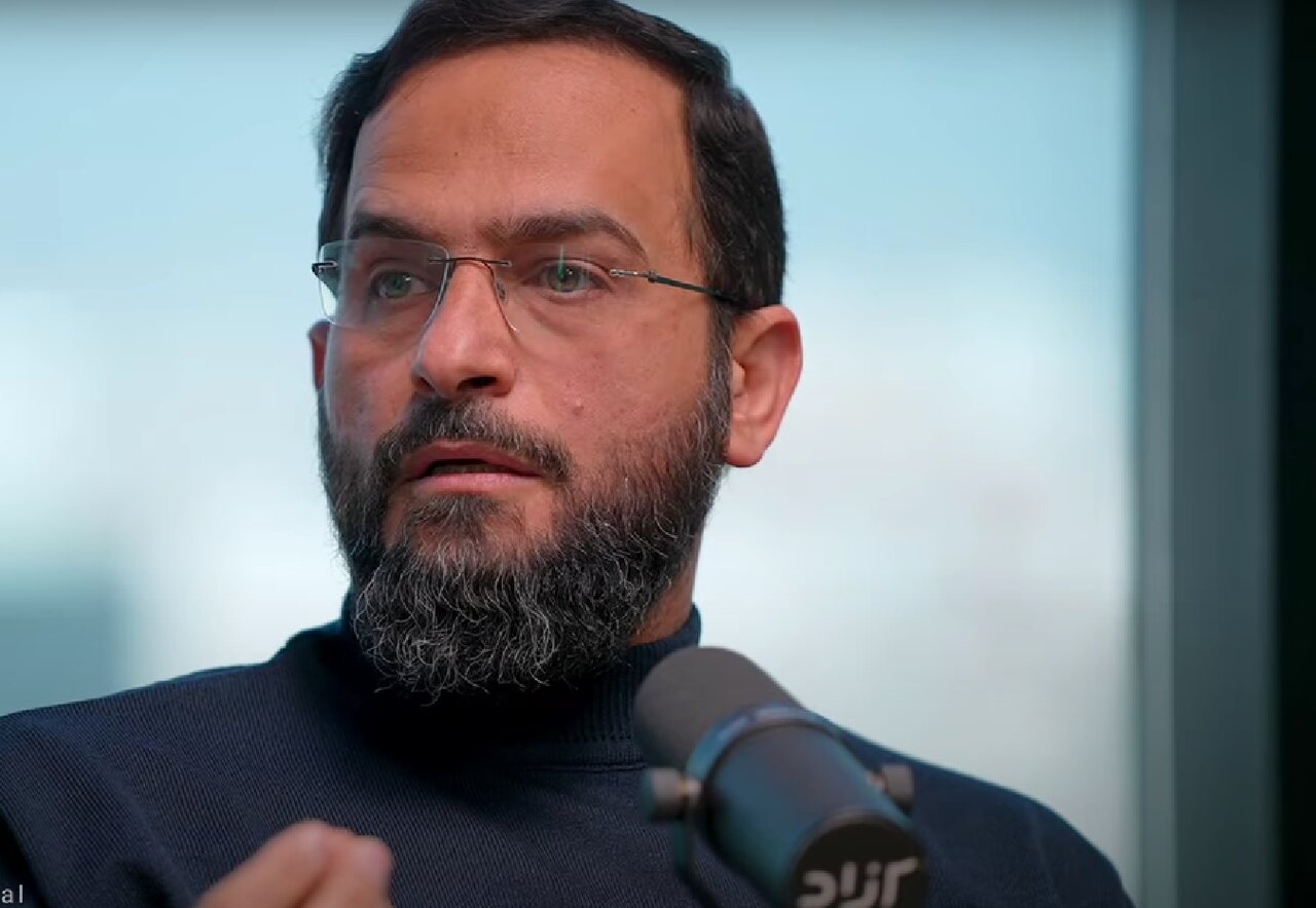 تخریب قبور قطعه ۴۱ بهشت زهرا غیرقانونی و باید متوقف شود/ «مگر شهرداری مالک سنگ قبر مردم است، بگوید با سنگ قبرها چهکار کرده؟»