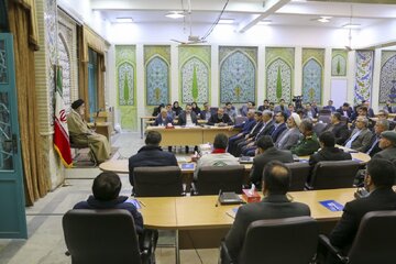 باید اقتصاد کشور قوی شود تا مردم در رفاه زندگی کنند باید اقتصاد کشور قوی شود تا مردم در رفاه زندگی کنند