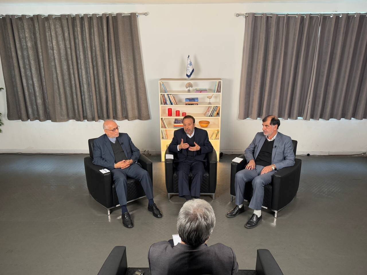 باهنر: ظاهرا بشار اسد خسته شده بود و رها کرد /واعظی: رفتن اسد برای مردم سوریه رفاه نمی آورد /مرعشی: آیت الله هاشمی گفت بشار اسد باید جابجا شود