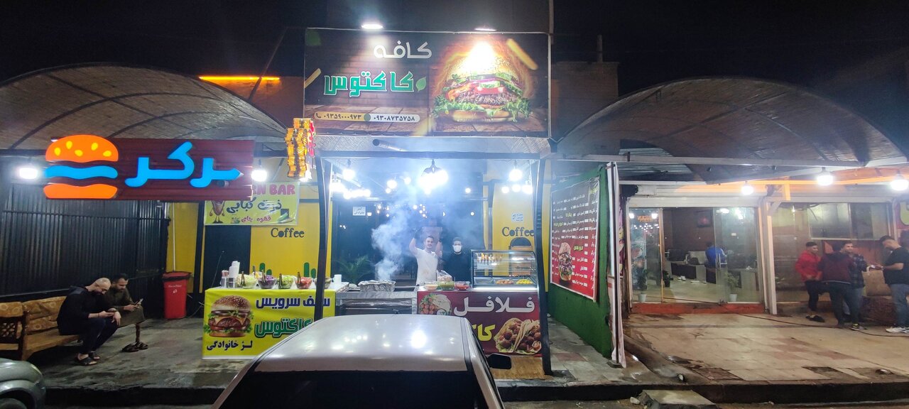 گزارش تصویری از لشکرآباد اهواز؛ خیابان فلافل و سمبوسه و کباب