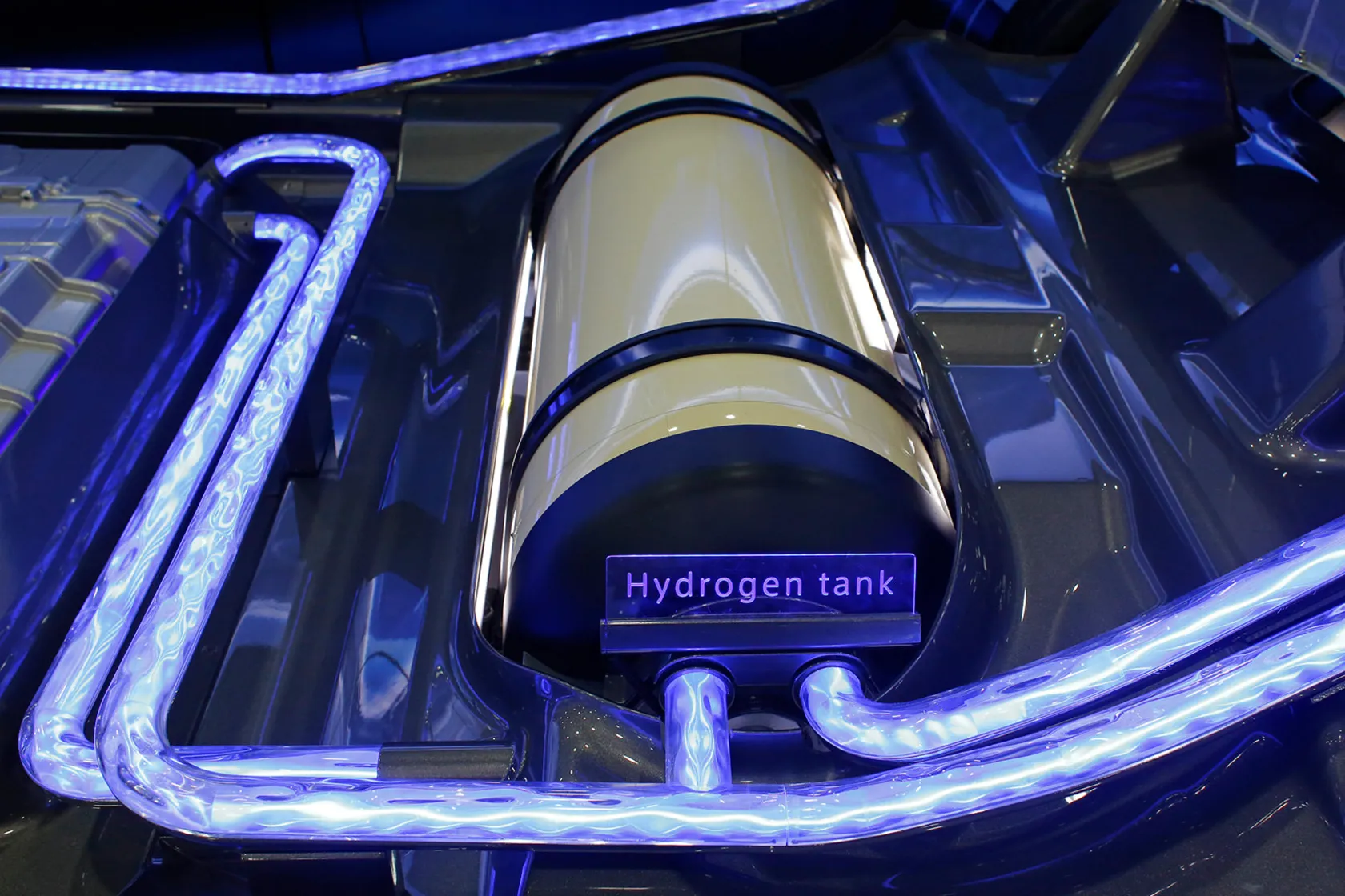 ژاپنیها با نور خورشید و آب سوخت پاک ساختند!