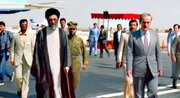 تنها فرمانده رسمی نظامی در سفر رهبری به سوریه که بود؟/  پیرمرد سوری پوتین‌های او را بوسید